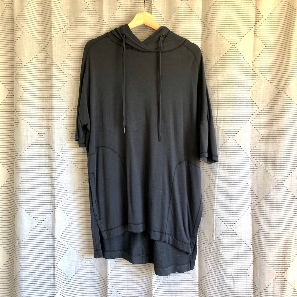 Lou & Grey short sleeve hoodie tunic